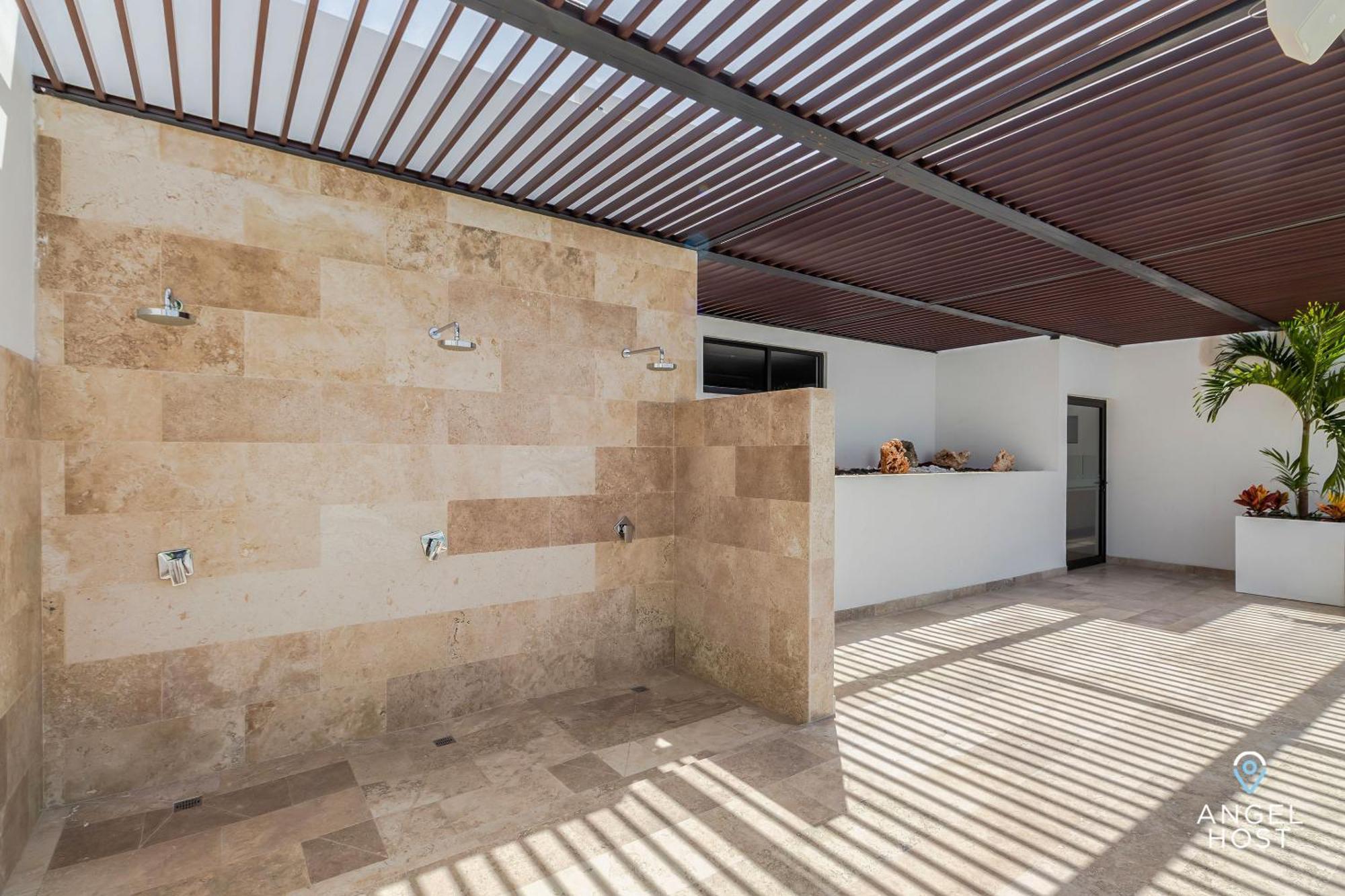 Great Location In Pdc Roof Pool Gym Kid's Club *